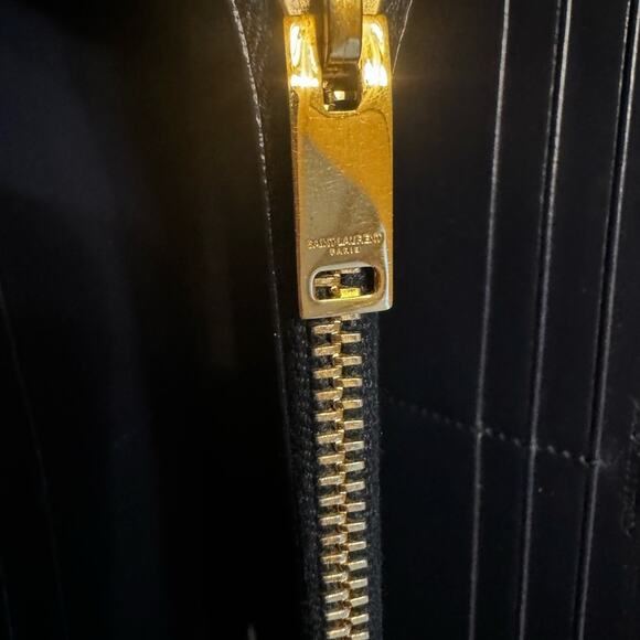 Authentic YSL Yves Saint Laurent Croc Embossed Glossy Zip Wallet Full Inclusion - Picture 4 of 10